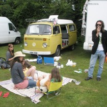 Breakfast by the tourbus